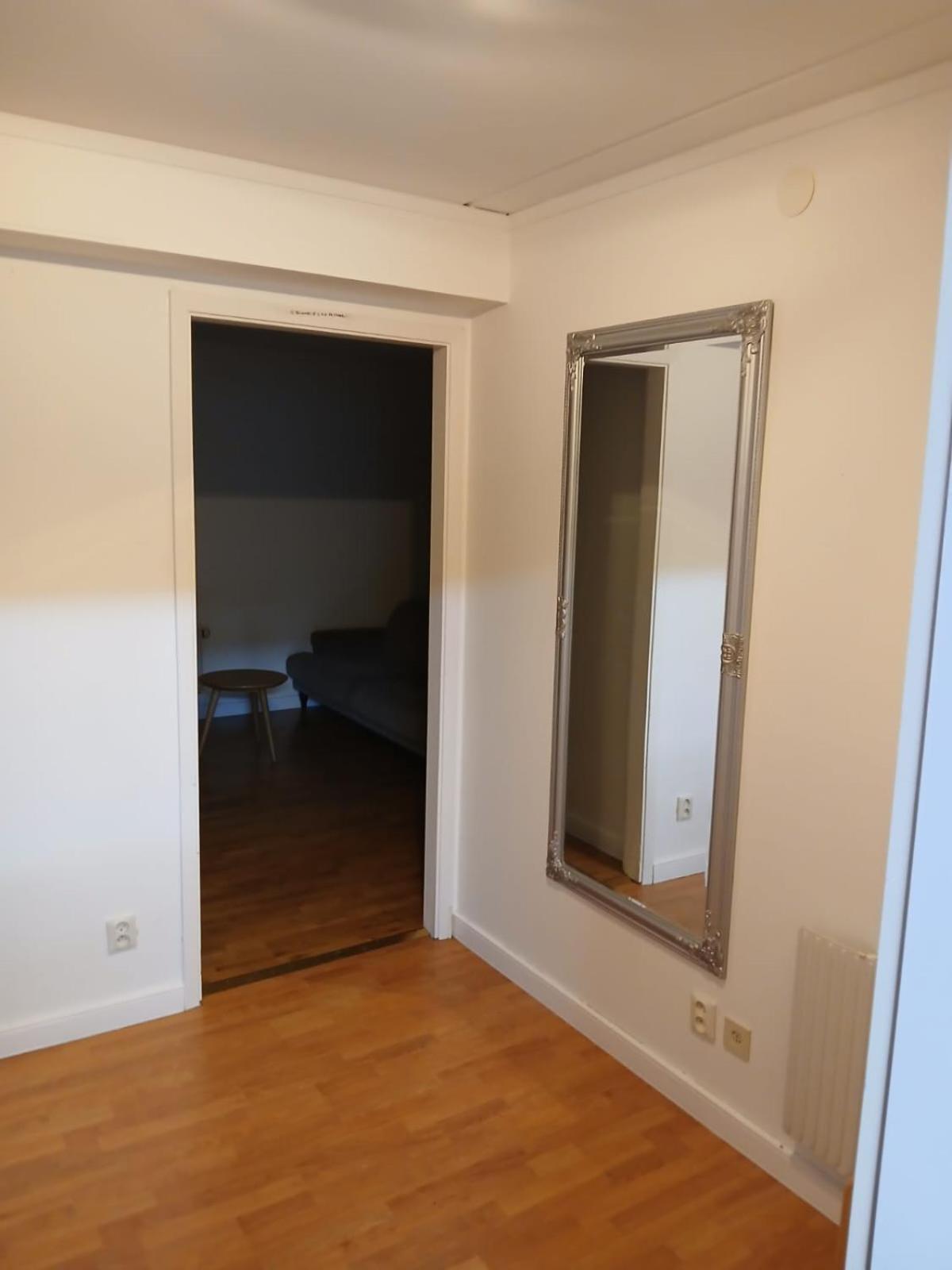 3 Laegenheter Med Totalt 5 Sovrum Och 8 Baeddar Ruda Exterior photo