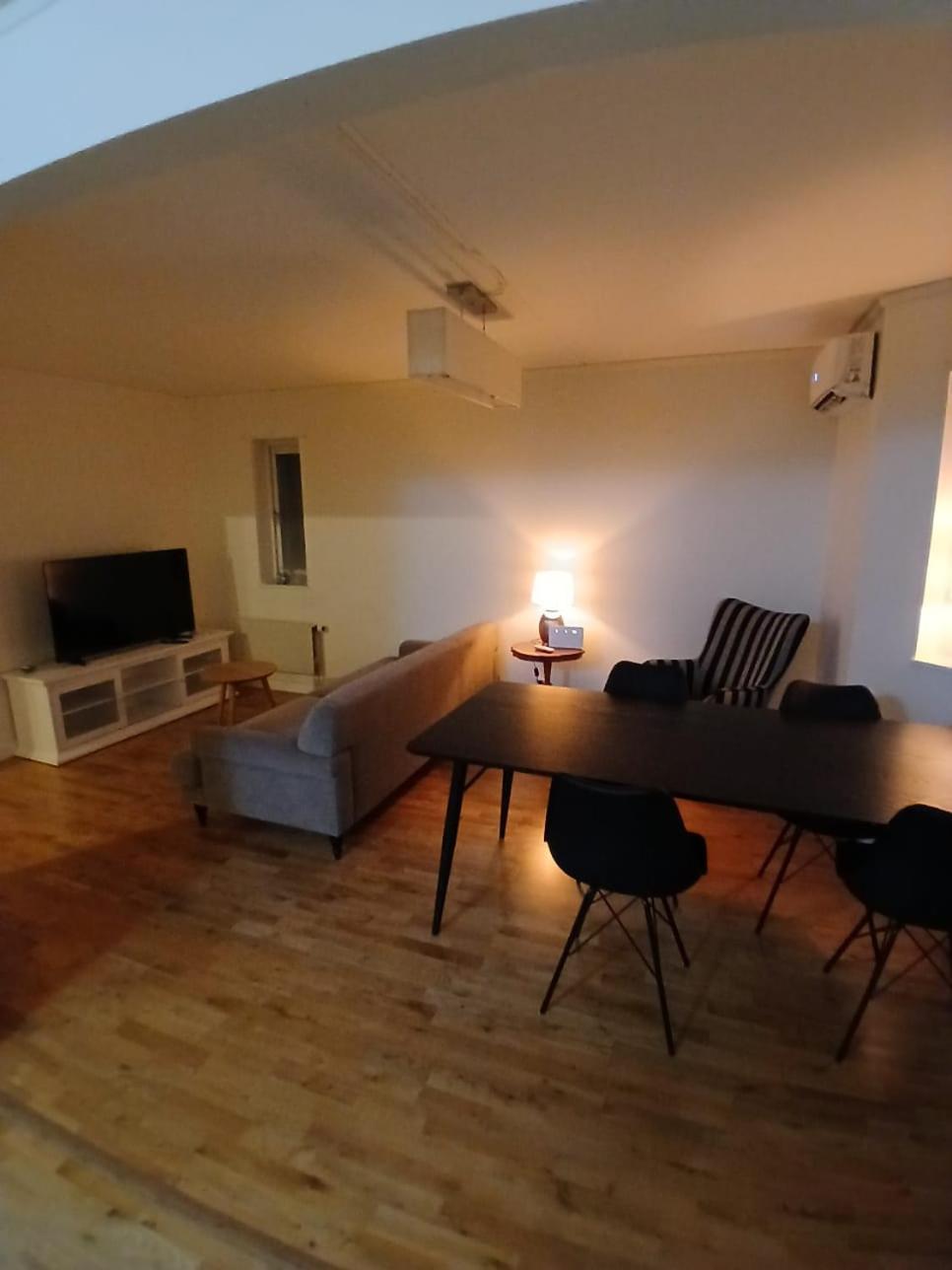 3 Laegenheter Med Totalt 5 Sovrum Och 8 Baeddar Ruda Exterior photo
