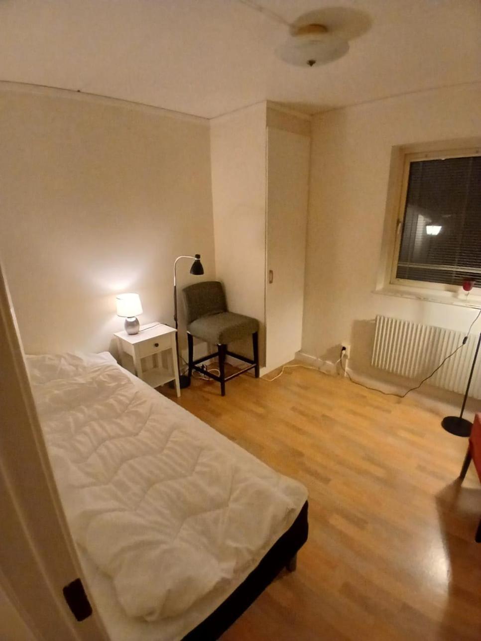 3 Laegenheter Med Totalt 5 Sovrum Och 8 Baeddar Ruda Exterior photo
